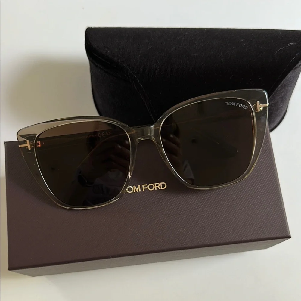 Tom Ford Women's Black and Brown Sunglasses
